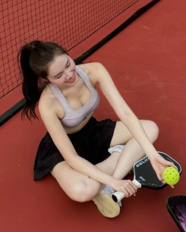 Gái xinh chơi Pickleball
