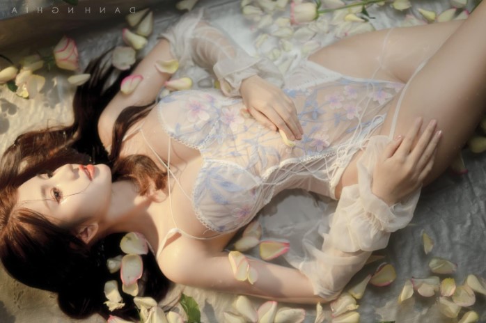 Ảnh sex Facebook 18+ Huỳnh Mai Linh