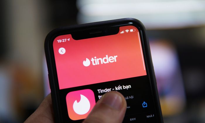Giao diện ứng dụng hẹn hò Tinder