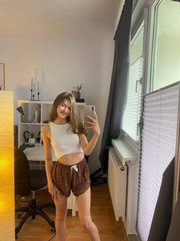 70903294_015_1466 OnlyFans Yoour Priincess starring Yoour Priincess Nude Pics