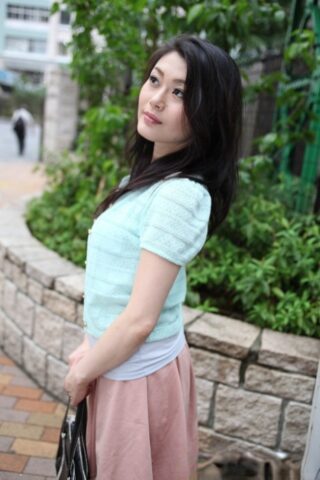 87151248_004_e6ba Japanese MILF Kyoko Nakajima heads indoors to get bare naked